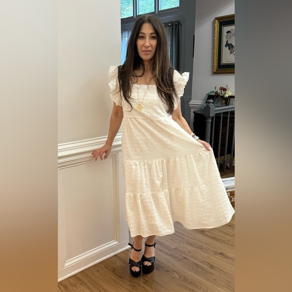 Textured Dress Tiered Ruffle Sleeve Midi Beautiful - Picture 9 of 10